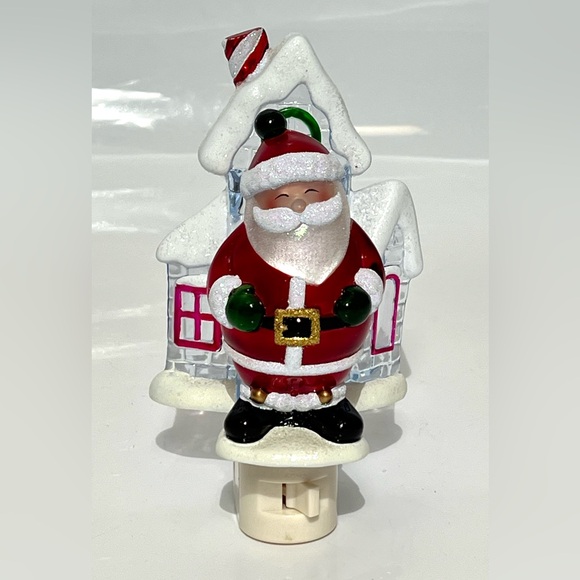 Santa Claus Wall Plug-In Night-light with Bulb 6” - Picture 1 of 10